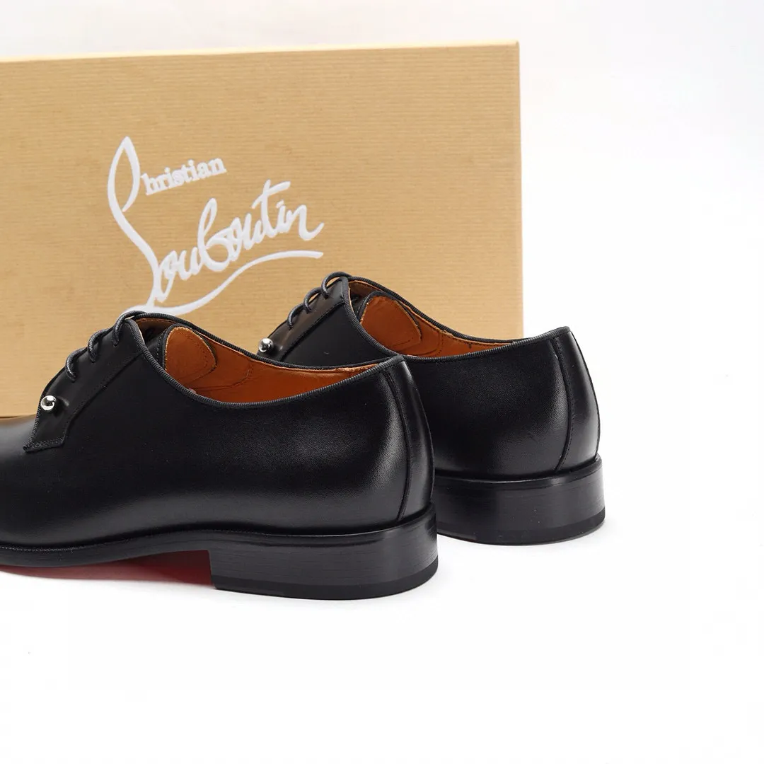 Batch 1,080 yuan 💰••New real shots••CL～High-end men’s 👔casual•loafers with red soles! ••🆑Genuine and top-quality goods from original orders ••✅💯 Purchase goods from top-quality original orders! Original imported patterned cowhide ➕Imported cowhide lining ➕Cowhide feet ➕Original leather outsole~🉑️Feel free to compare the authentic ones! Size: 38-44 (45.46.47 can be customized)